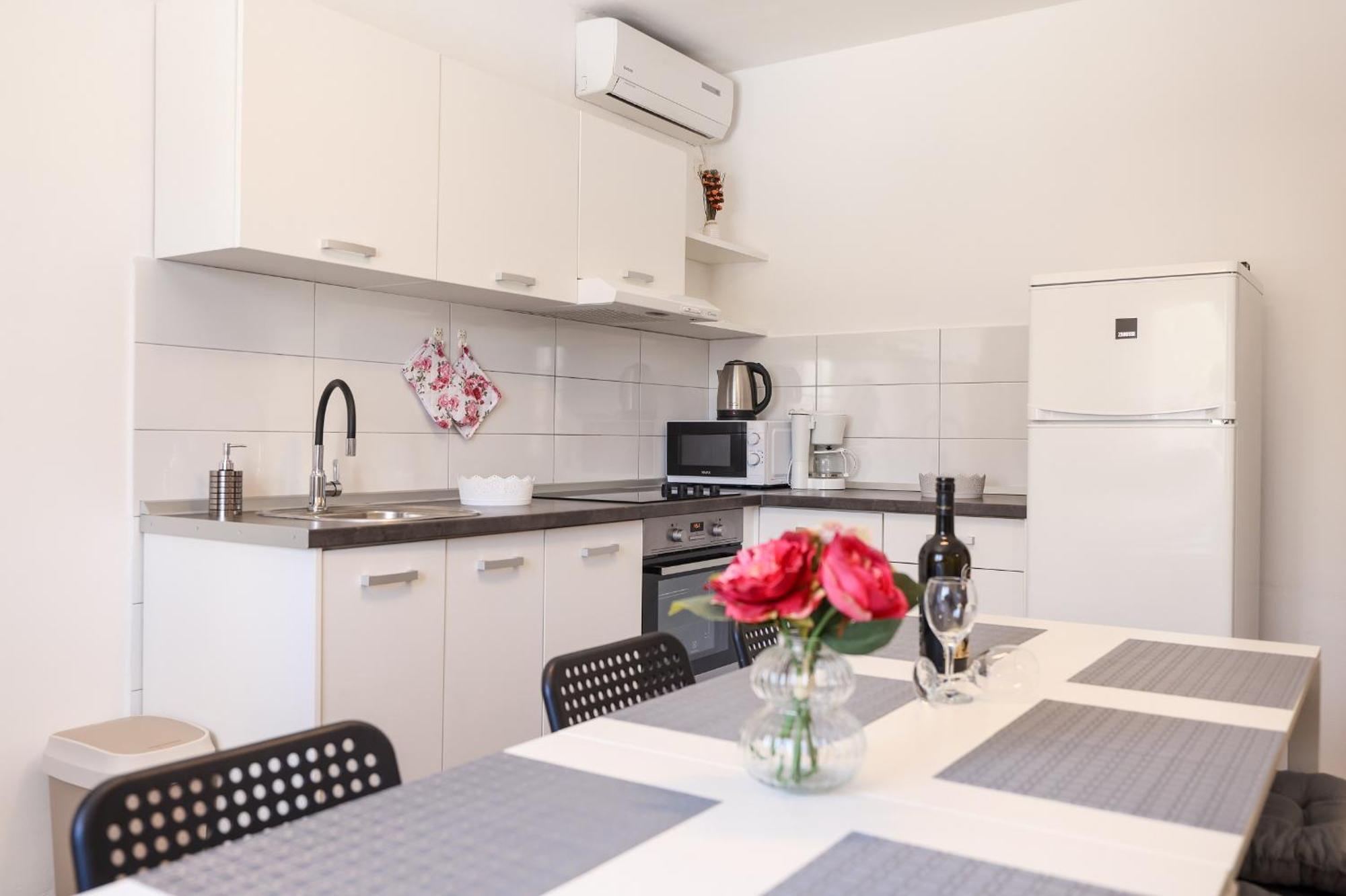 Apartments Feliks Ljubač Extérieur photo